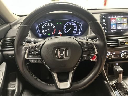 Used 2018 Honda Accord Touring image 14