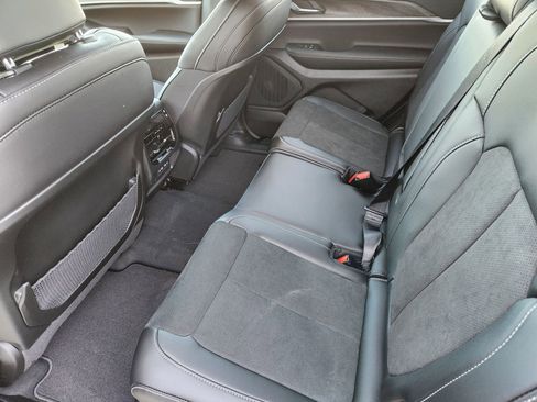 New 2026 Jeep Grand Cherokee L 2WD image 25