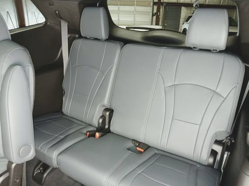 Used 2023 Buick Enclave Essence w/ Experience Buick Package FWD image 15