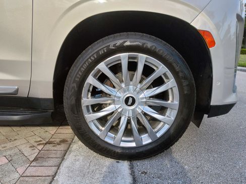 Used 2021 Cadillac Escalade ESV Premium Luxury w/ Performance Package RWD image 50