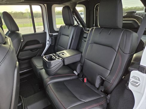 New 2026 Jeep Wrangler Unlimited Rubicon image 24