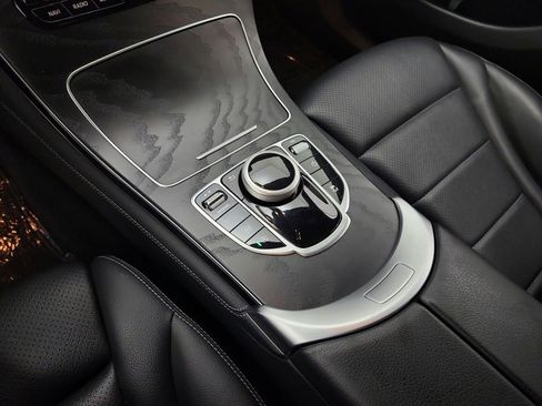 Used 2019 Mercedes-Benz GLC 300 image 12