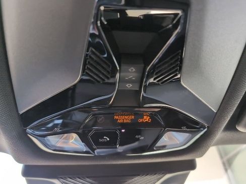 Used 2025 BMW X1 xDrive28i w/ Technology Package image 19