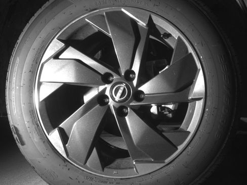 Used 2025 Nissan Rogue SV image 13