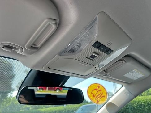 Used 2025 Toyota RAV4 XLE FWD image 30
