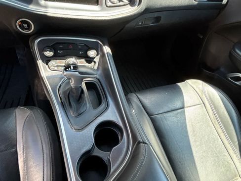 Used 2015 Dodge Challenger SXT Plus RWD image 10