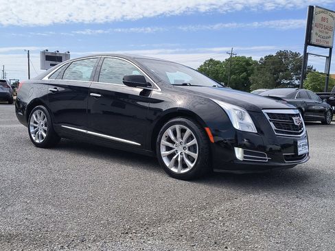 Used 2017 Cadillac XTS Luxury image 8