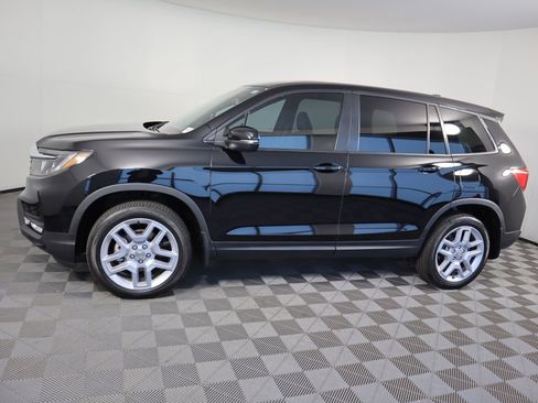 Certified 2025 Honda Passport EX-L image 8