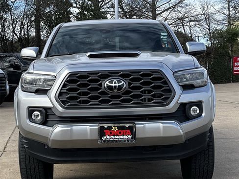 Used 2022 Toyota Tacoma TRD Sport image 7