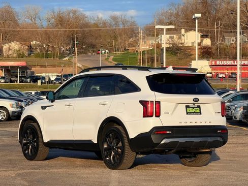 Used 2021 Kia Sorento SX Prestige image 2