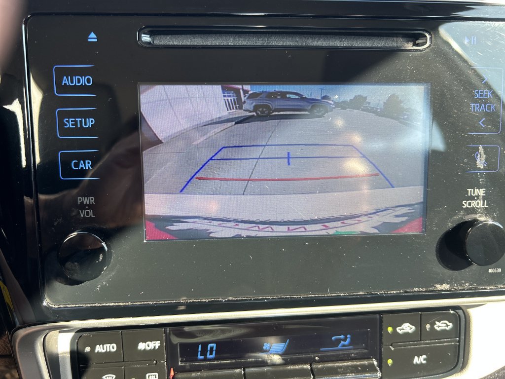 Used 2017 Toyota Corolla LE w/ Carpet Mat Package (TMS) FWD image 24