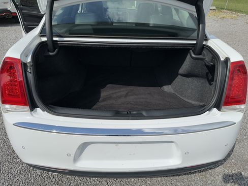 Used 2018 Chrysler 300 Limited w/ Safetytec Plus Group RWD image 20