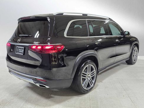 Used 2025 Mercedes-Benz GLS 450 4MATIC image 3