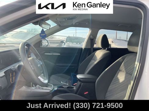 Certified 2024 Kia Seltos LX image 11