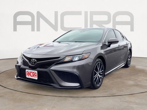 Used 2022 Toyota Camry SE FWD image 9