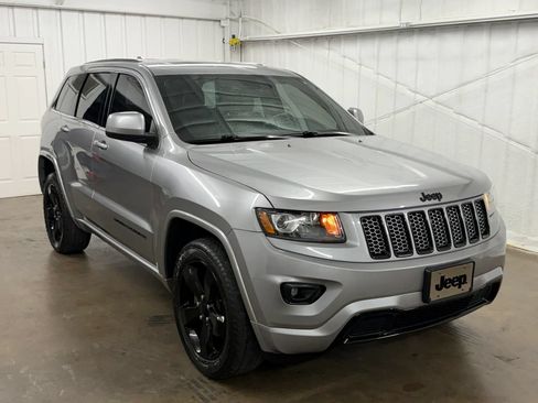 Used 2015 Jeep Grand Cherokee Altitude AWD/4WD image 1