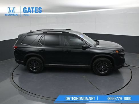 Certified 2025 Honda Pilot TrailSport image 49