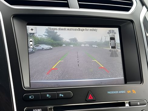Used 2018 Ford Explorer Platinum AWD/4WD image 11