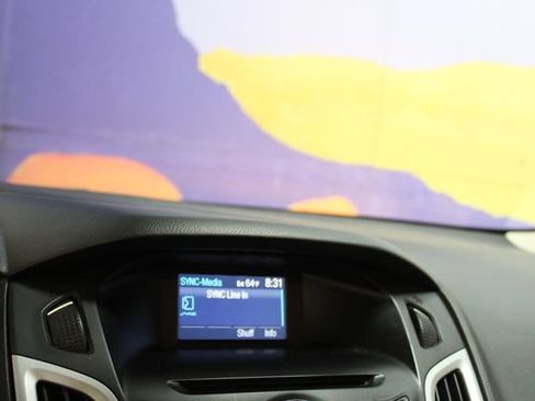Used 2014 Ford Focus SE FWD image 21