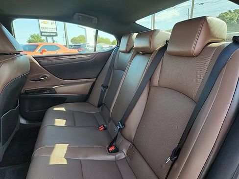Used 2022 Lexus ES 350 w/ Accessory Package FWD image 10