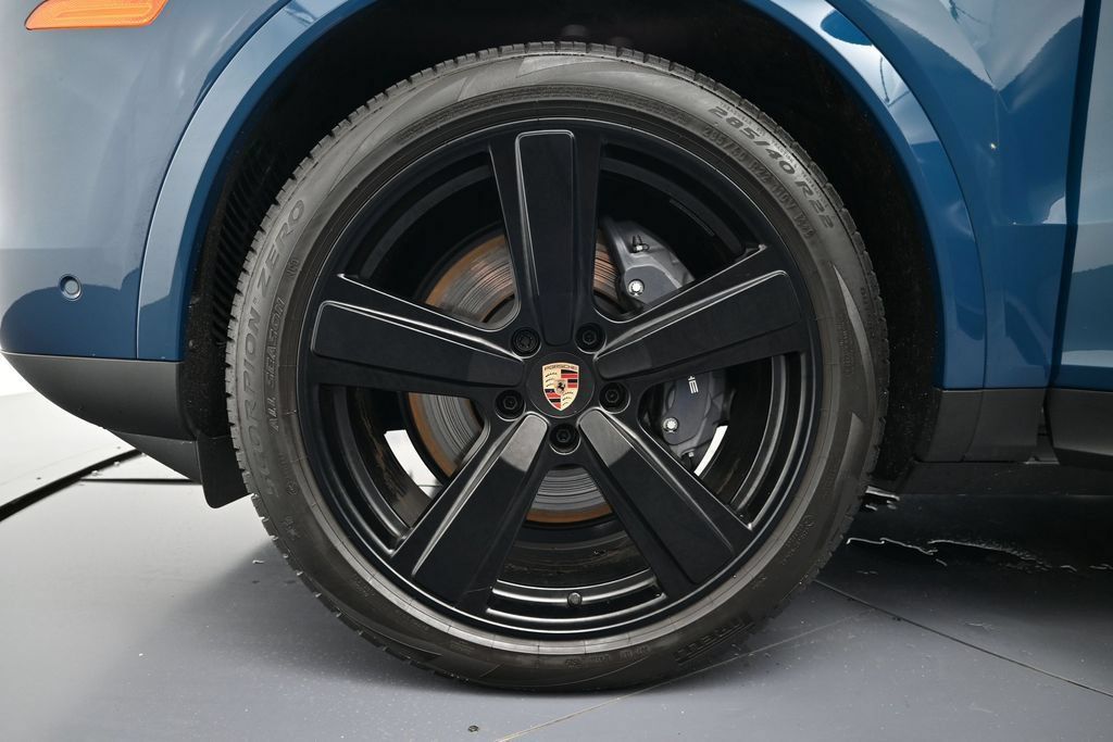 Used 2026 Porsche Cayenne AWD/4WD image 36
