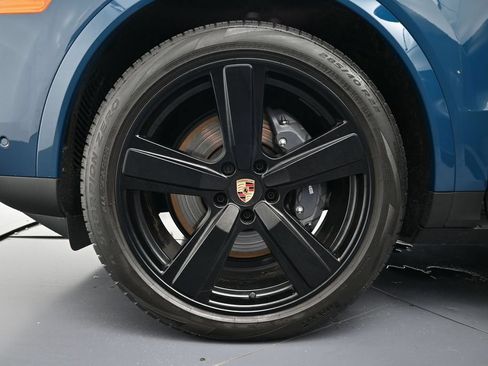 Used 2026 Porsche Cayenne AWD/4WD image 36