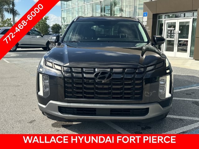 Used 2023 Hyundai Palisade SEL FWD image 3