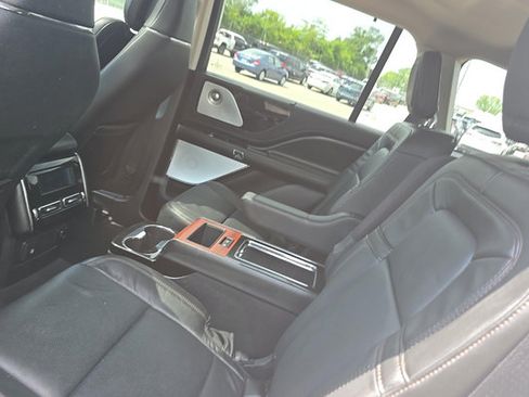 Used 2023 Lincoln Aviator Grand Touring w/ Equipment Group 301A AWD/4WD image 7
