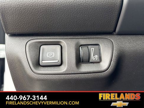 Used 2023 GMC Acadia SLE w/ Driver Convenience Package image 14