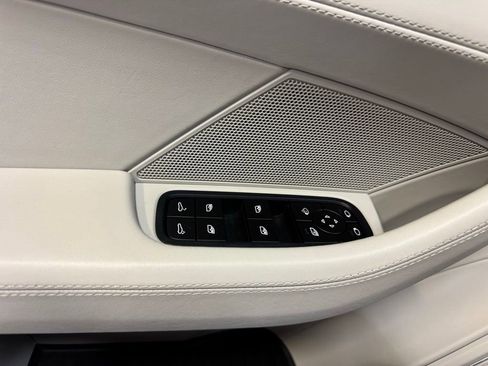 Certified 2023 Porsche Panamera 4 Platinum Edition AWD/4WD image 9