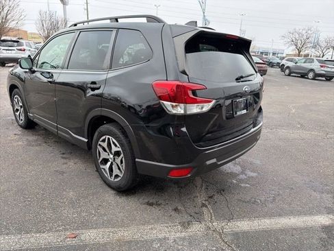 Used 2020 Subaru Forester Premium image 4