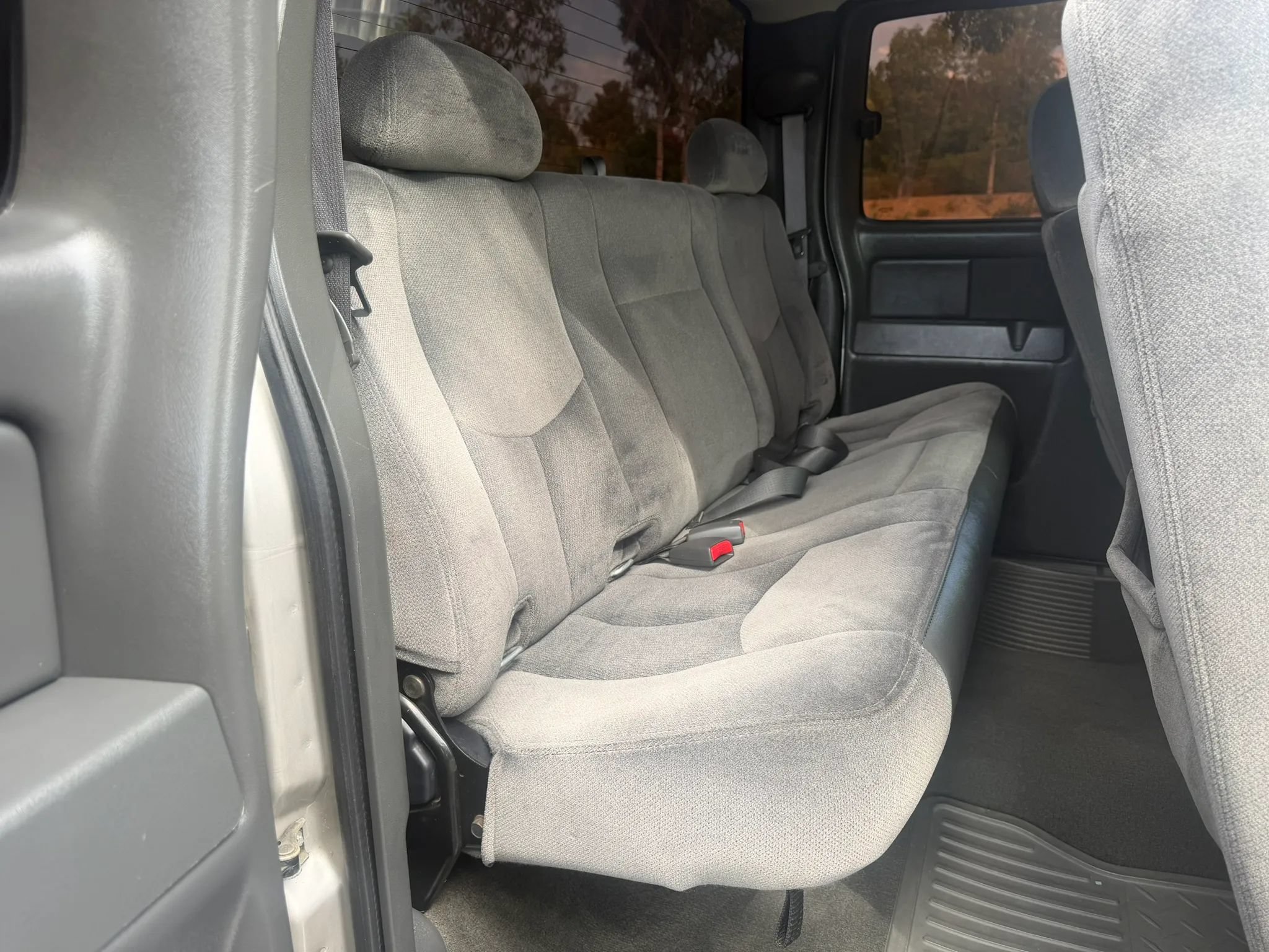 Used 2005 GMC Sierra 1500 SLE w/ Light Duty Power Package AWD/4WD image 19