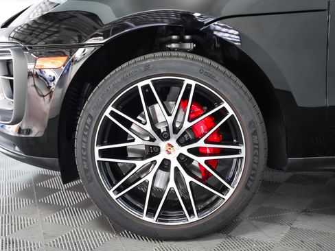 Used 2025 Porsche Macan S image 14