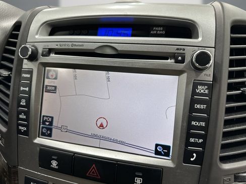 Used 2010 Hyundai Santa Fe Limited w/ Navigation Pkg 4 FWD image 20