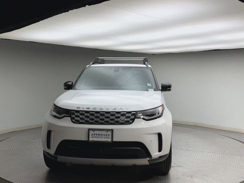 Certified 2025 Land Rover Discovery S AWD/4WD image 7