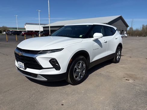 Used 2023 Chevrolet Blazer LT w/ Driver Confidence Package AWD/4WD image 3