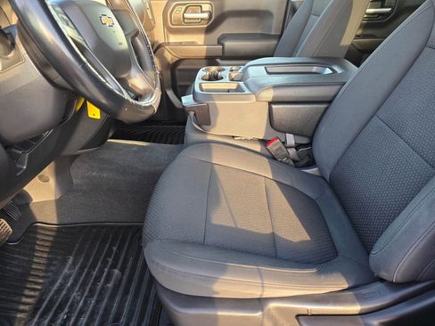 Used 2020 Chevrolet Silverado 1500 Custom w/ Custom Value Package image 11