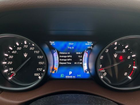 Used 2017 Maserati Levante S image 8