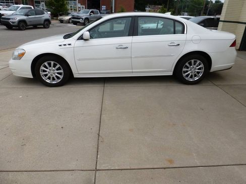 Used 2011 Buick Lucerne CX FWD image 6