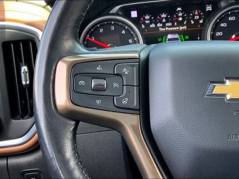 Used 2021 Chevrolet Silverado 1500 High Country w/ Technology Package image 18