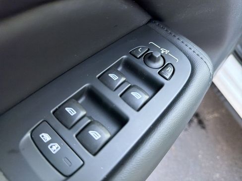 Certified 2023 Volvo XC60 B5 Plus w/ Protection Package image 15