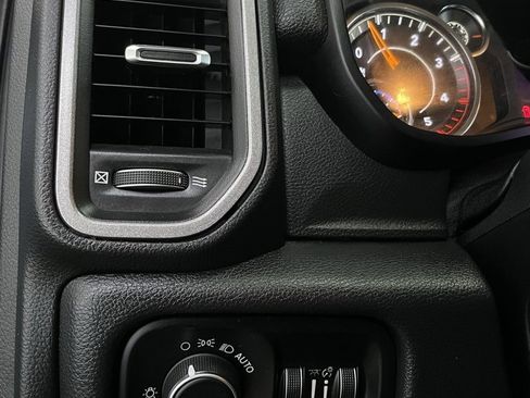 Used 2020 RAM 3500 Tradesman w/ Chrome Appearance Group image 22