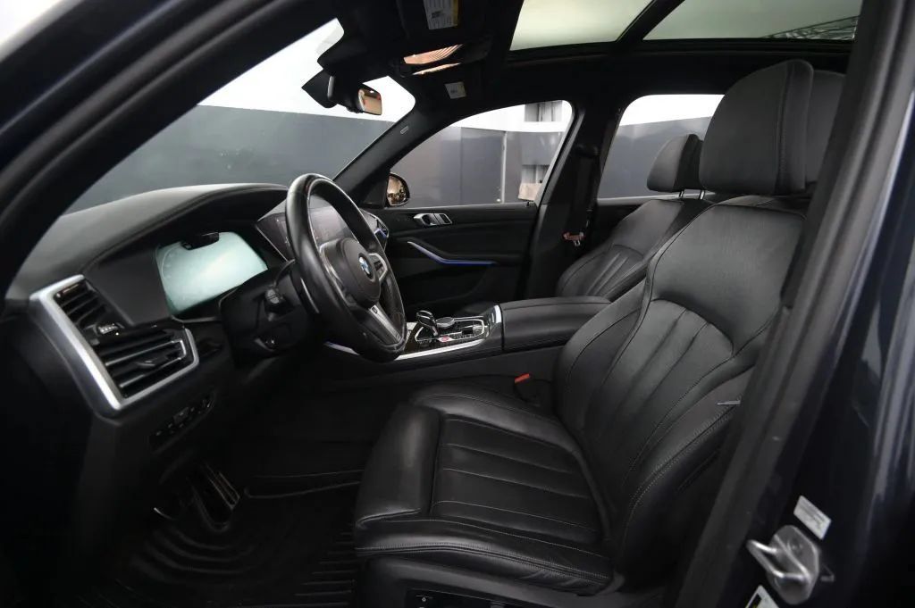 Used 2021 BMW X5 M50i AWD/4WD image 40