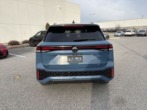 New 2026 Volkswagen Tiguan SE R-Line image 5