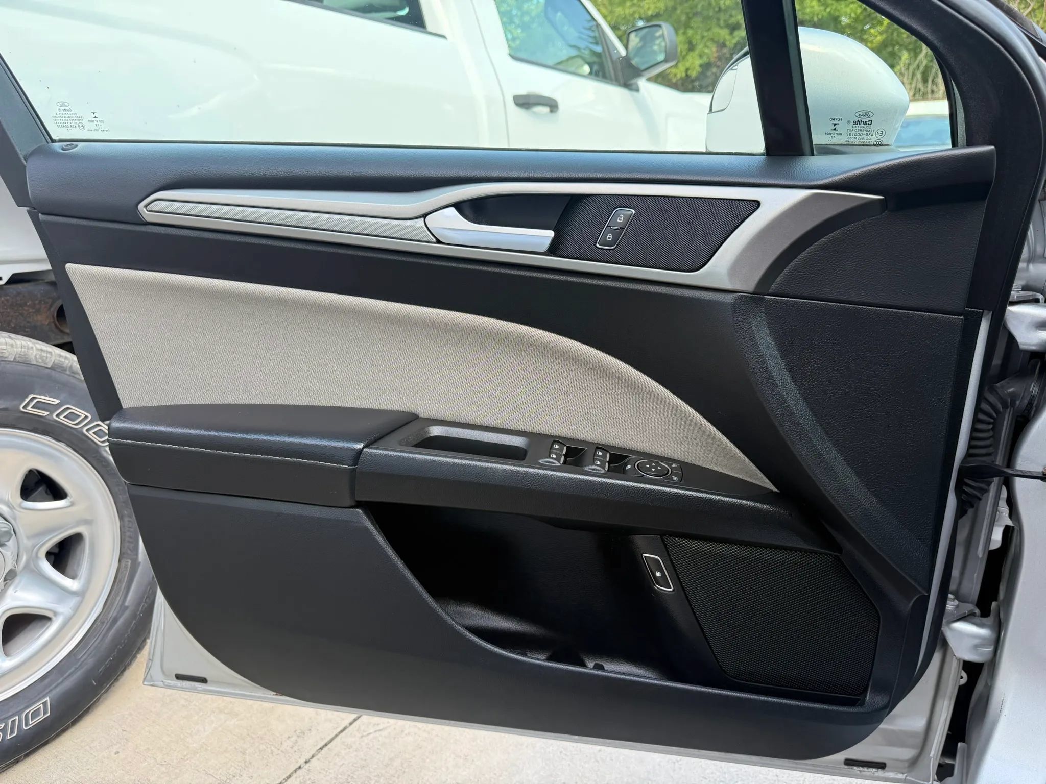 Used 2018 Ford Fusion S FWD image 35