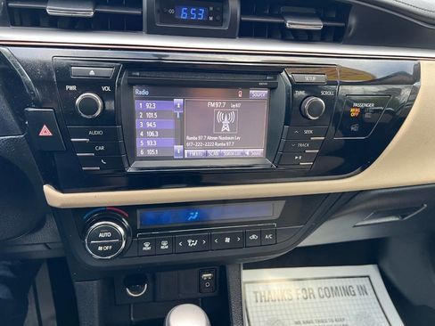 Used 2014 Toyota Corolla LE image 23