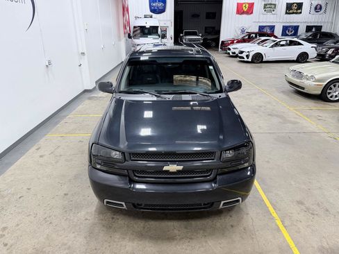 Used 2008 Chevrolet TrailBlazer SS w/ Sun And 6-Disc Cd Package RWD image 2