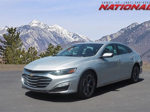 Used 2021 Chevrolet Malibu LT image 1