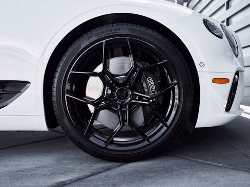 Used 2023 Bentley Continental GT Azure image 21