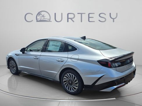 New 2026 Hyundai Sonata SEL FWD image 3